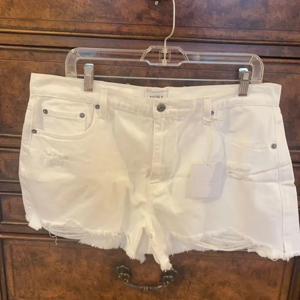 NWT Pistola woman’s white frayed shorts